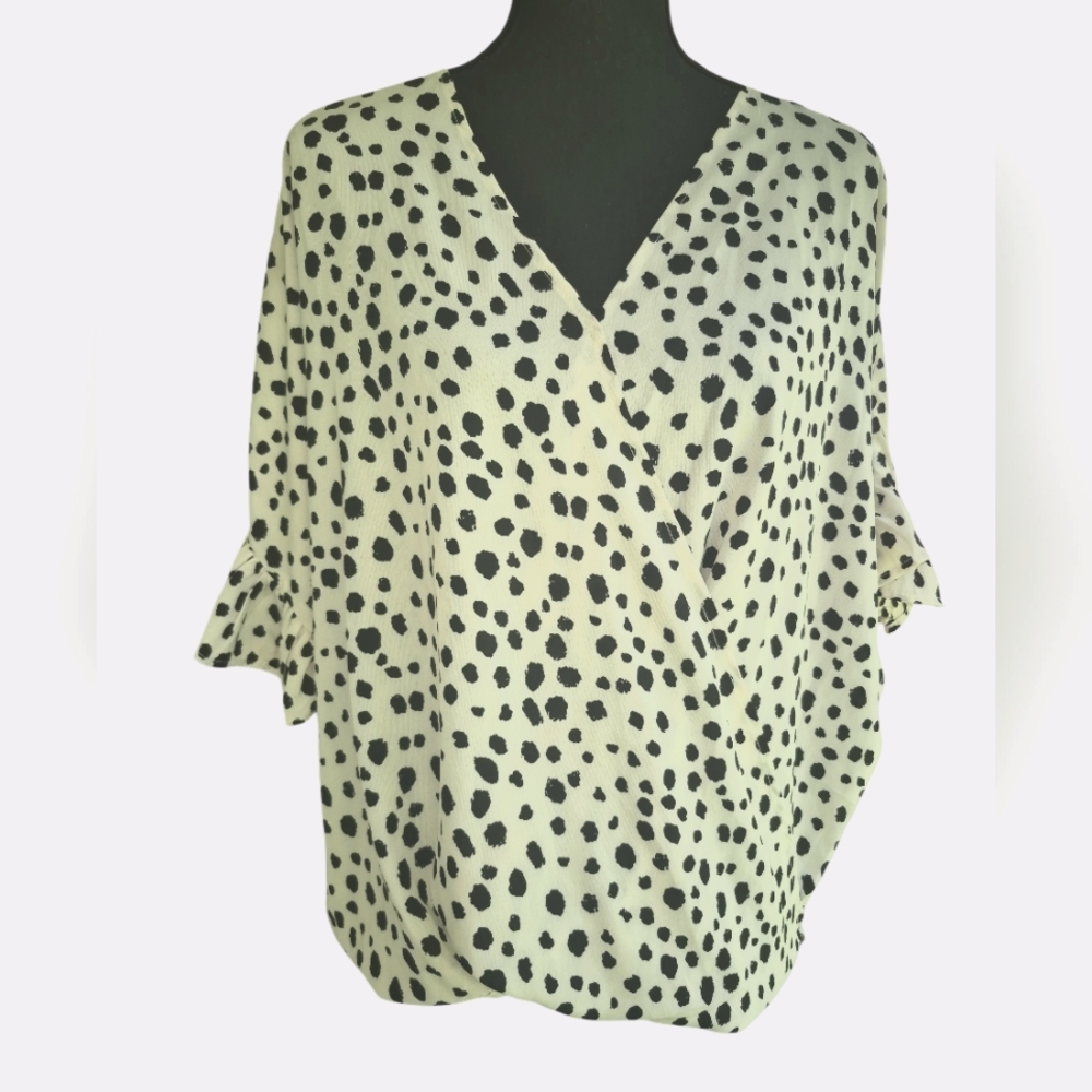 Umgee Flutter Sleeve Crossover Hi Low Top -Size Small